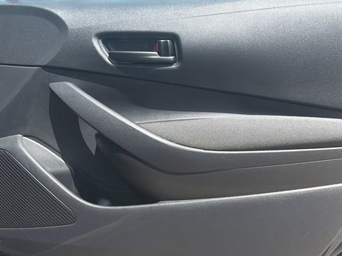 Used 2025 Toyota Corolla LE FWD image 17