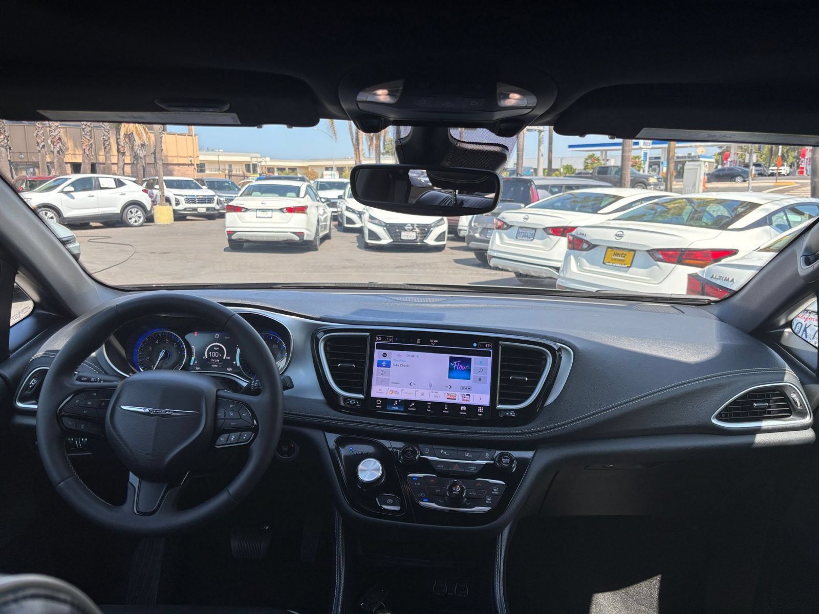 Used 2025 Chrysler Pacifica Limited FWD image 37