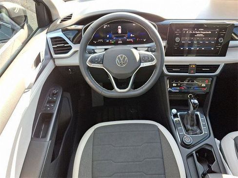 New 2025 Volkswagen Taos SE image 8