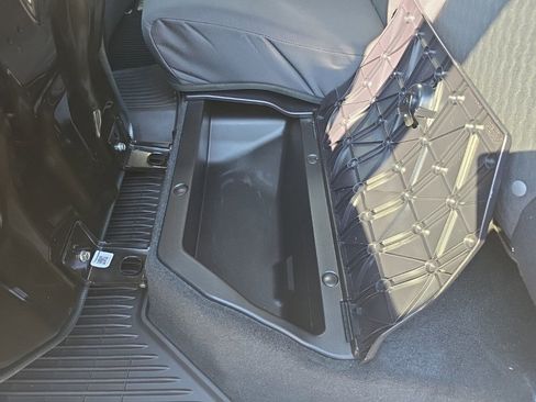 Used 2023 Toyota Tacoma SR5 w/ Technology Package image 12