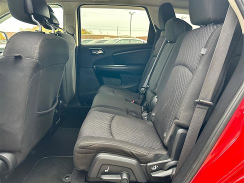 Used 2016 Dodge Journey SE w/ Flexible Seating Group FWD image 10