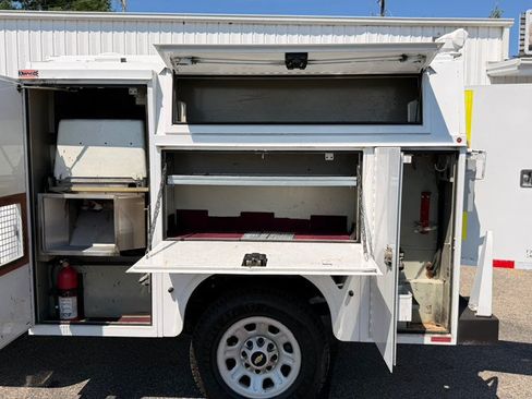 Used 2013 Chevrolet Silverado 3500 W/T RWD image 8
