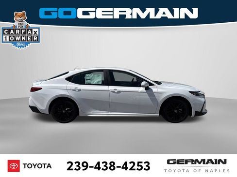 Used 2026 Toyota Camry SE FWD image 10