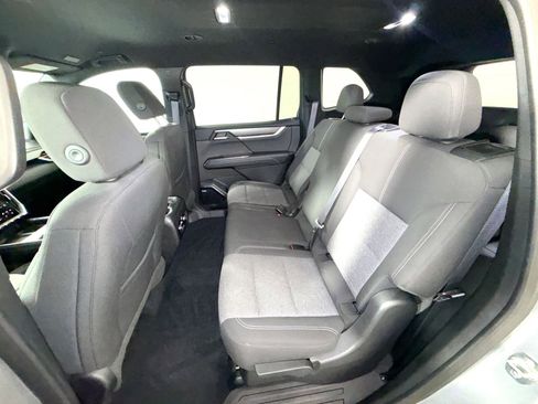 Used 2025 GMC Acadia Elevation image 24