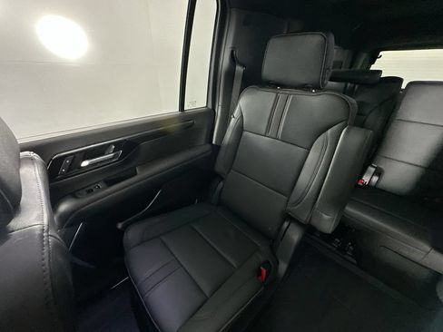 Used 2026 Chevrolet Suburban RST w/ Comfort Package AWD/4WD image 12