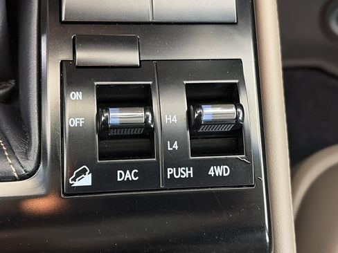 Used 2021 Lexus GX 460 Premium w/ Accessory Package AWD/4WD image 27