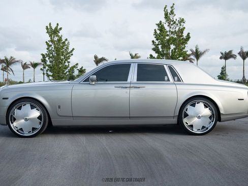 Used 2005 Rolls-Royce Phantom Sedan RWD image 3