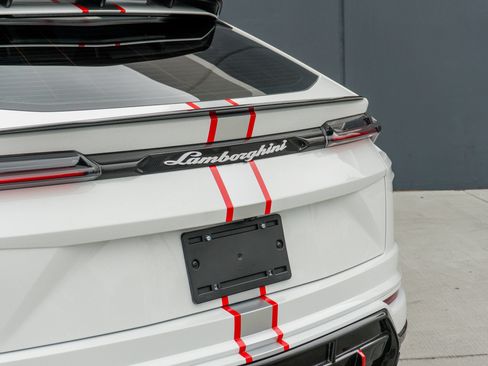 Used 2021 Lamborghini Urus AWD/4WD image 48