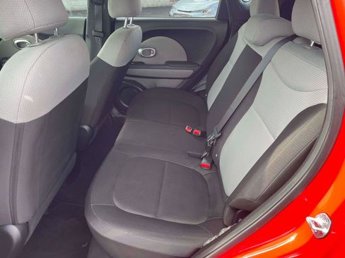 Used 2019 Kia Soul Base Auto FWD image 4