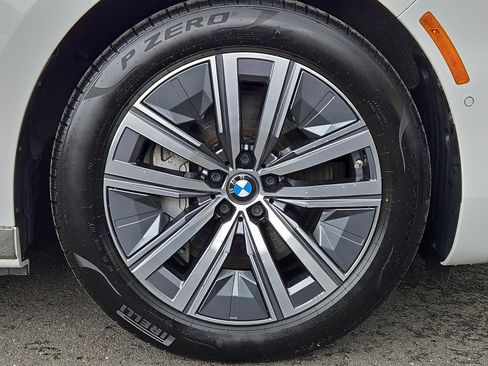 Used 2024 BMW i7 eDrive50 image 8