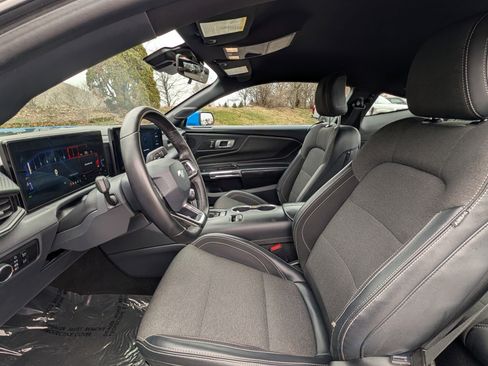 Used 2024 Ford Mustang EcoBoost image 9