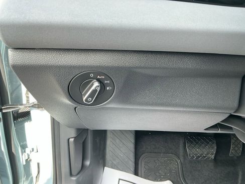 New 2026 Volkswagen Jetta SE FWD image 19
