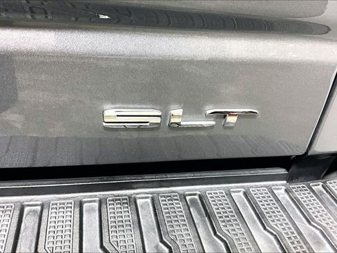 Used 2022 GMC Sierra 1500 SLT w/ SLT Premium Package AWD/4WD image 14