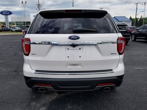 Used 2018 Ford Explorer XLT w/ Equipment Group 202A AWD/4WD image 6
