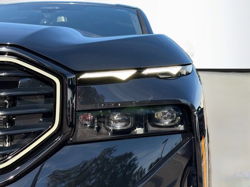 New 2026 BMW XM Label Red image 9