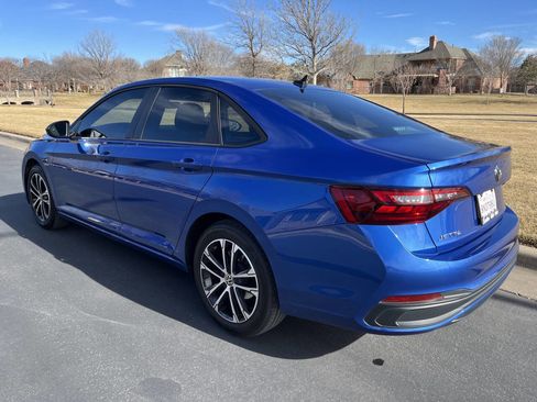 Used 2022 Volkswagen Jetta Sport image 4