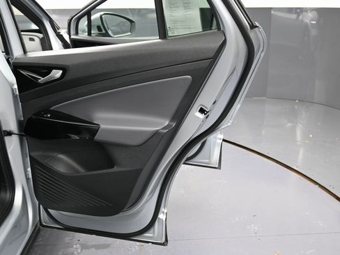 Used 2021 Volkswagen ID.4 Pro image 36