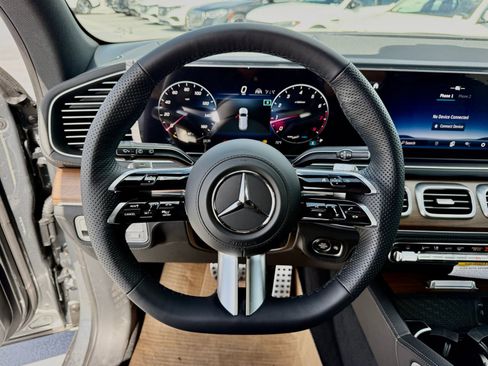 New 2026 Mercedes-Benz GLS 580 4MATIC image 21