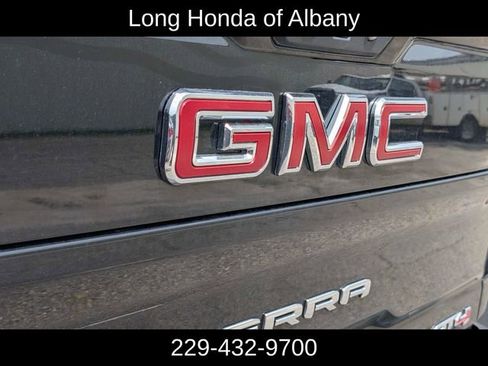 Used 2025 GMC Sierra 2500 AT4 w/ AT4 Premium Plus Package AWD/4WD image 11
