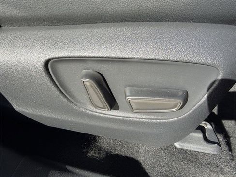 Certified 2022 Toyota Highlander Limited image 33