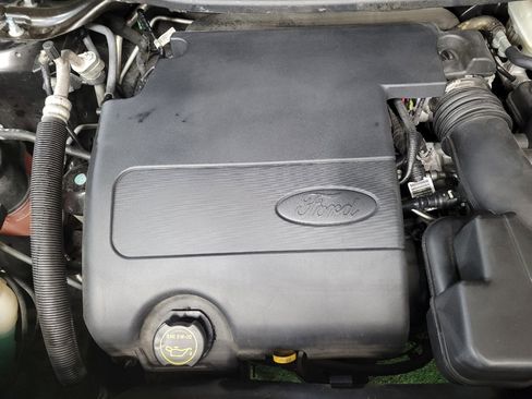 Used 2017 Ford Explorer XLT image 30