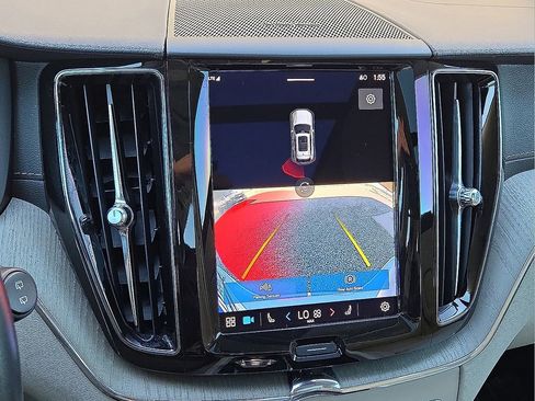 Certified 2023 Volvo XC60 B5 Ultimate image 30