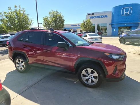 Used 2021 Toyota RAV4 LE w/ Carpet Mat Package (TMS) AWD/4WD image 11