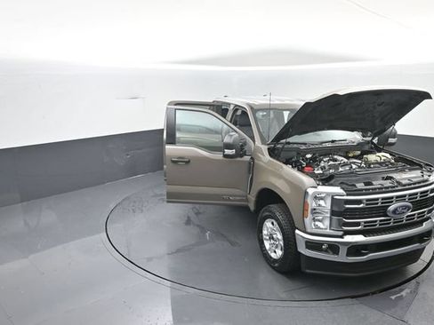 New 2026 Ford F250 XLT w/ FX4 Off-Road Package AWD/4WD image 39