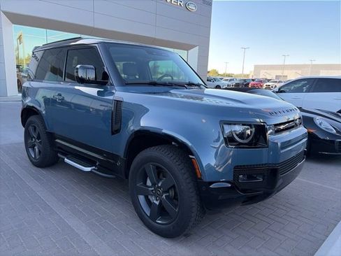 Used 2024 Land Rover Defender 90 X-Dynamic SE AWD/4WD image 4