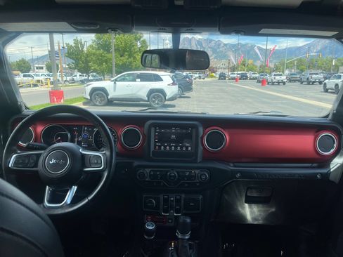 Used 2018 Jeep Wrangler Unlimited Rubicon w/ LED Lighting Group AWD/4WD image 25