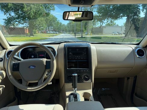 Used 2007 Ford Explorer XLT AWD/4WD image 12