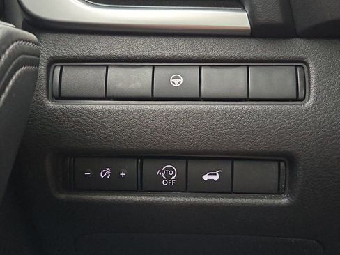 Used 2025 Nissan Rogue SV FWD image 23