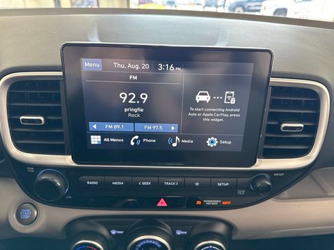 Used 2025 Hyundai Venue SEL FWD image 24