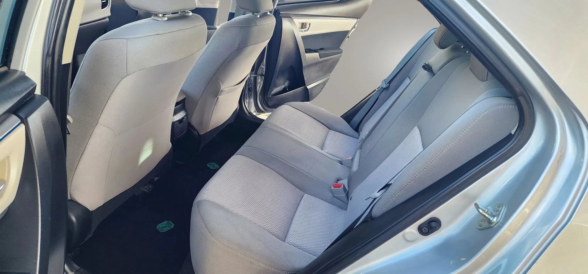 Used 2015 Toyota Corolla LE FWD image 23