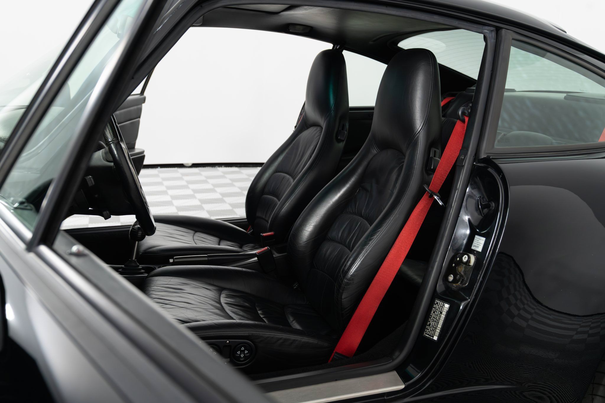 Used 1996 Porsche 911 Turbo RWD image 4