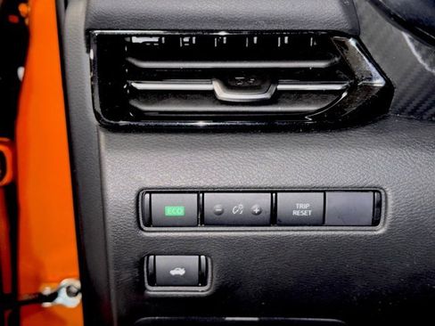 Used 2024 Nissan Sentra SR w/ SR Premium Package image 26