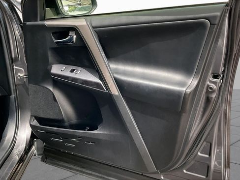Used 2018 Toyota RAV4 XLE AWD/4WD image 23