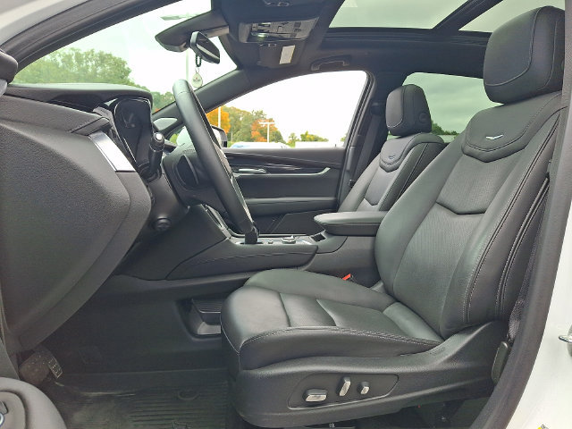 Used 2025 Cadillac XT5 Premium Luxury w/ LPO, Floor Liner Package AWD/4WD image 12