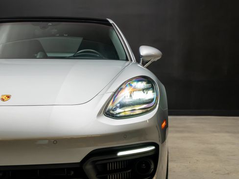 Certified 2023 Porsche Panamera 4 Platinum Edition AWD/4WD image 11