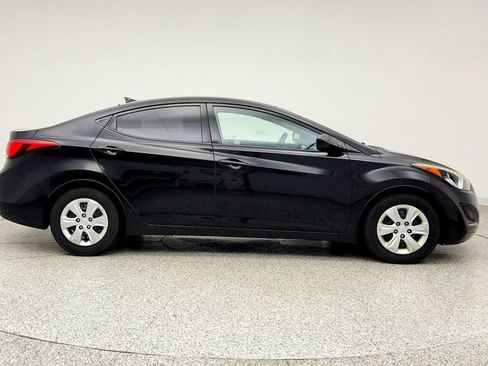 Used 2016 Hyundai Elantra SE image 4