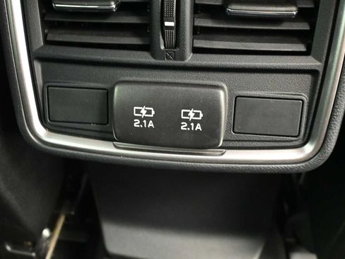 Used 2023 Subaru Forester Premium AWD/4WD image 46