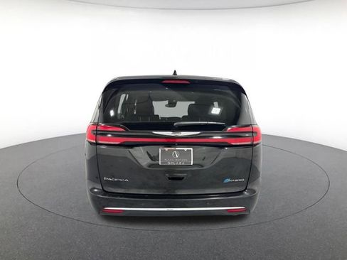 Used 2024 Chrysler Pacifica Limited FWD image 5