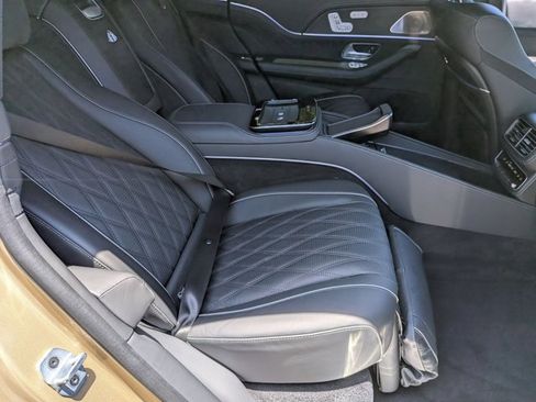 Used 2024 Mercedes-Benz Maybach GLS 600 4MATIC image 21