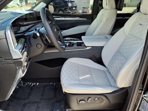 Certified 2026 Cadillac Escalade V AWD/4WD image 19