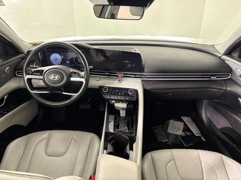 Used 2025 Hyundai Elantra Limited FWD image 37