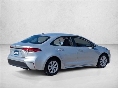 Used 2023 Toyota Corolla LE image 5