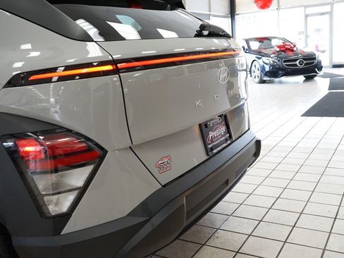 Used 2024 Hyundai Kona SEL image 12