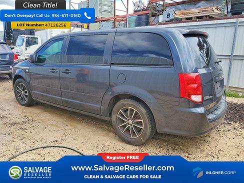 Used 2014 Dodge Grand Caravan SXT FWD image 3