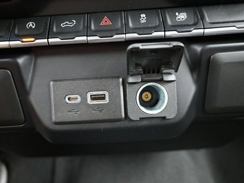 Used 2022 Chevrolet Silverado 1500 LT RWD image 10