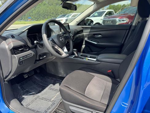Used 2025 Nissan Sentra SR w/ Midnight Edition FWD image 2